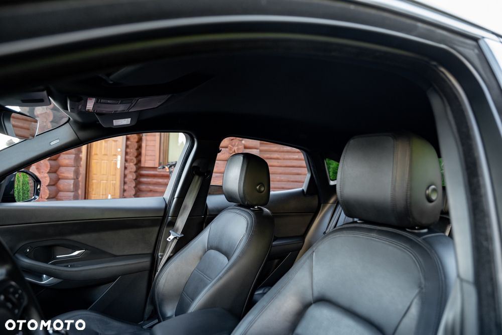 Jaguar E-Pace P250 AWD R-Dynamic - 30
