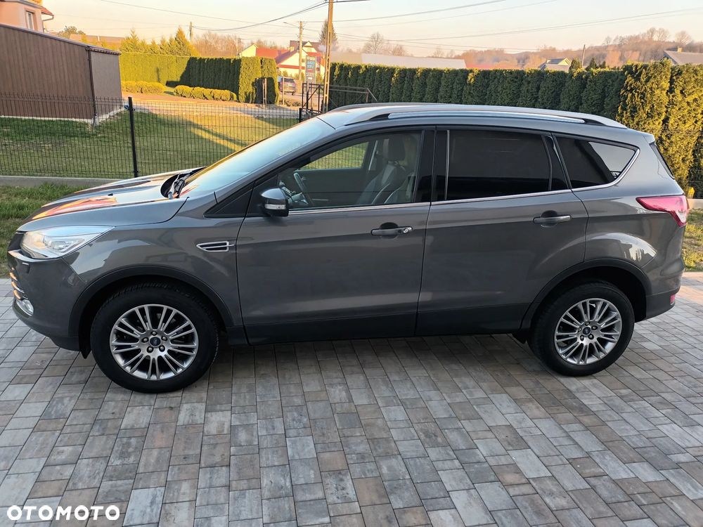 Ford Kuga 1.6 EcoBoost 2x4 Titanium - 4