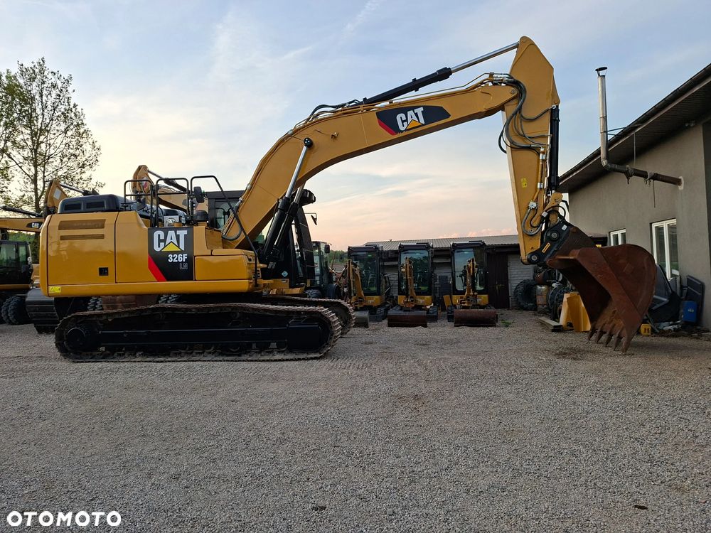 Caterpillar CAT 326 FL - 10
