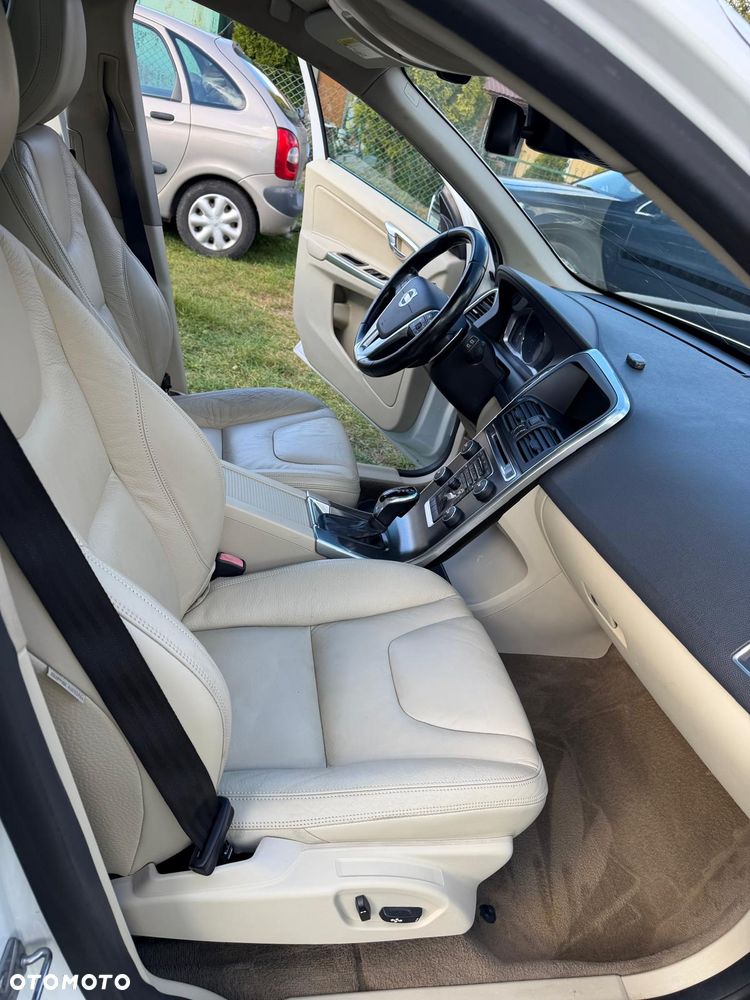 Volvo XC 60 - 8