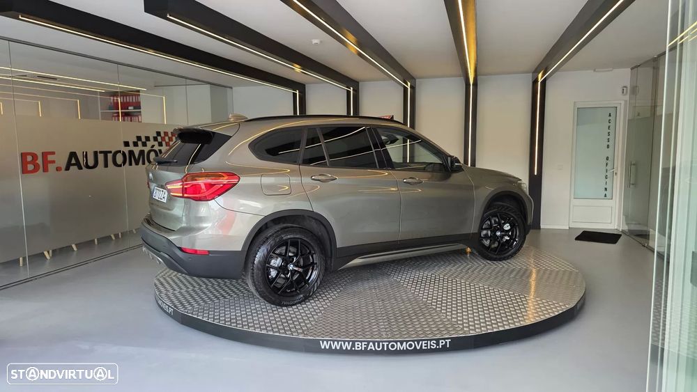 BMW X1 18 d sDrive Auto Line Sport - 7