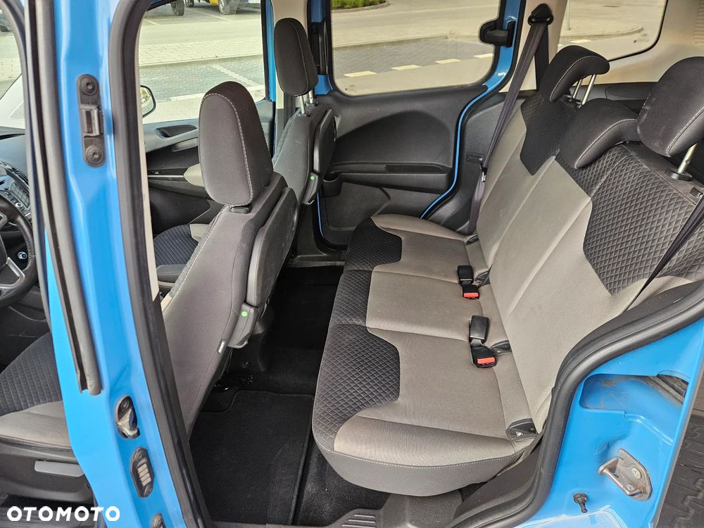 Ford Tourneo Courier - 11