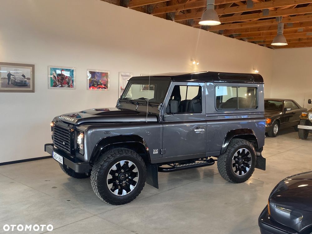 Land Rover Defender - 27