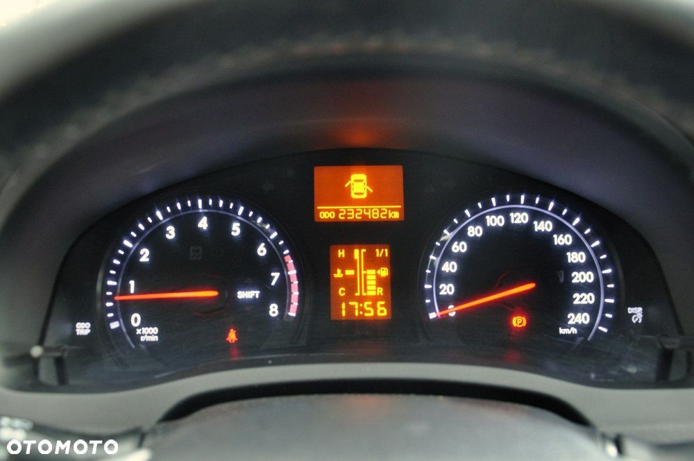 Toyota Avensis 1.8 Executive - 17