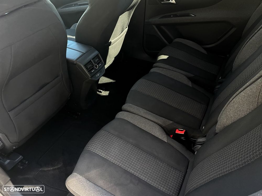 Peugeot 5008 1.5 BlueHDi Allure EAT8 - 8