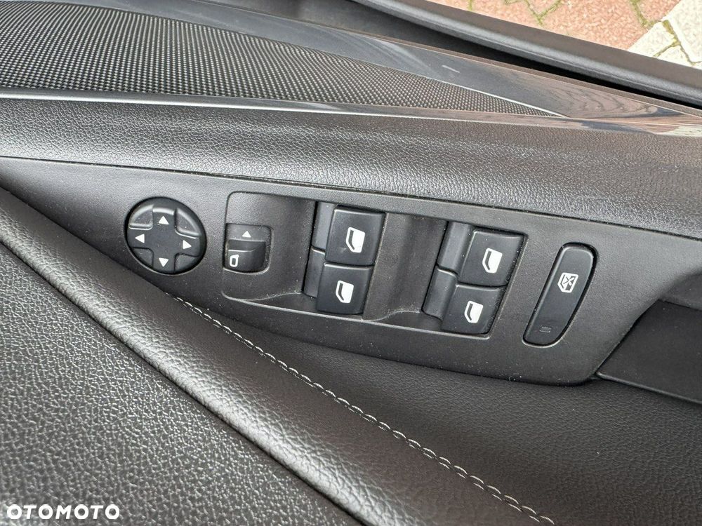 Opel Crossland 1.2 T Elegance - 22