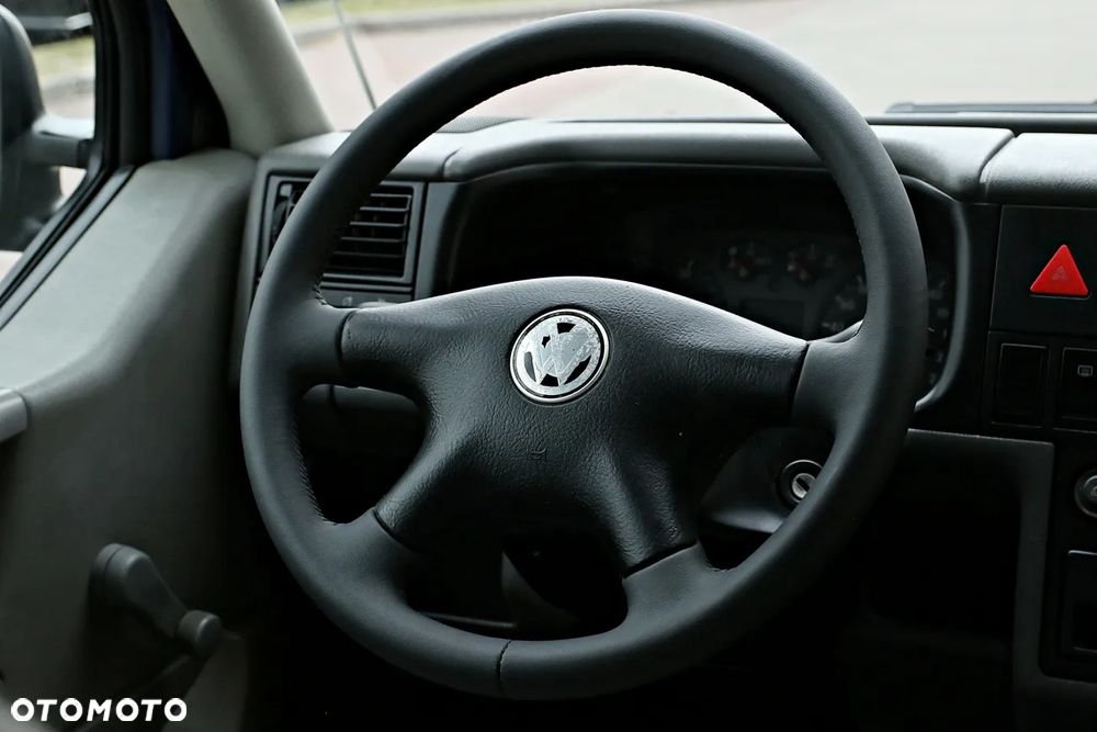 Volkswagen Transporter - 30