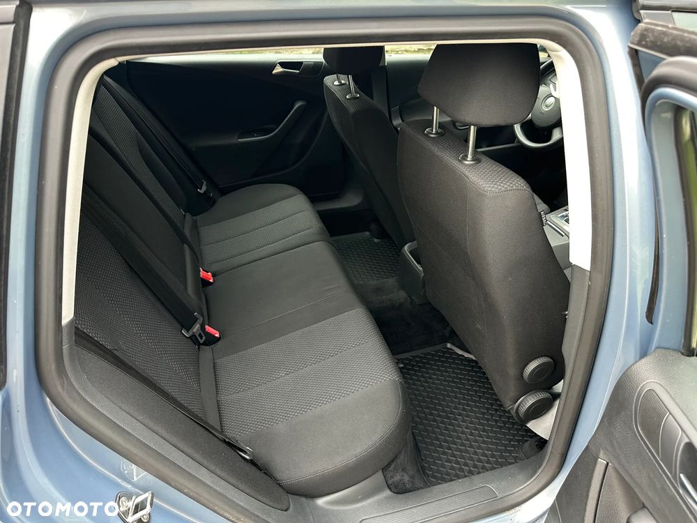 Volkswagen Passat 2.0 TDI Comfortline DSG - 9