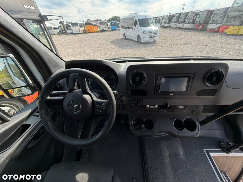 Mercedes-Benz Sprinter 519 - 16