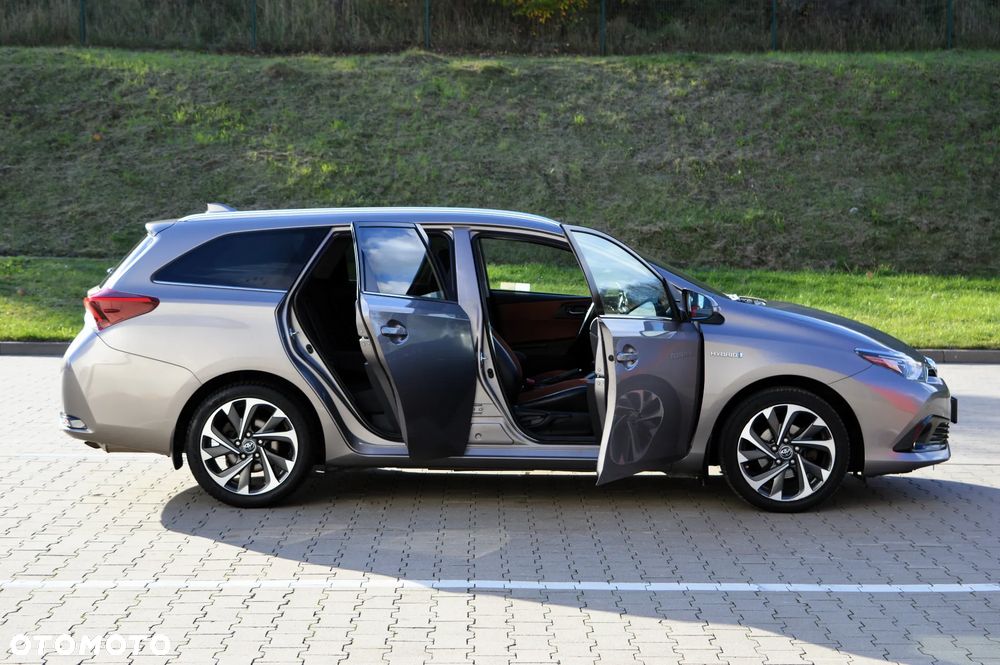 Toyota Auris 1.8 HSD Luna - 26