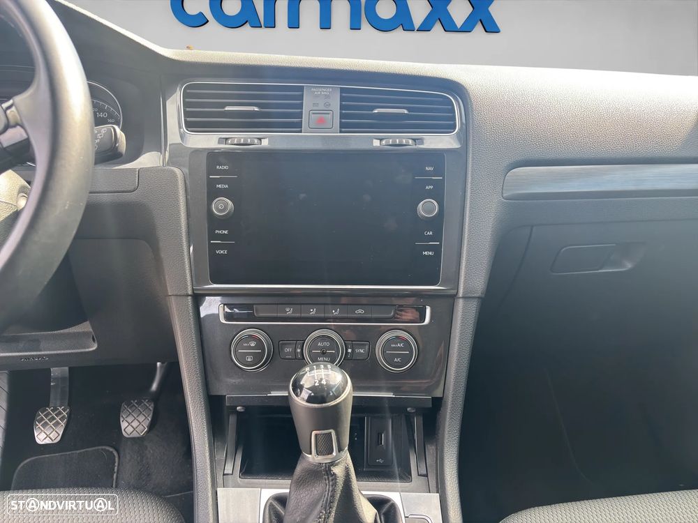 VW Golf Variant 1.6 TDi Confortline - 14