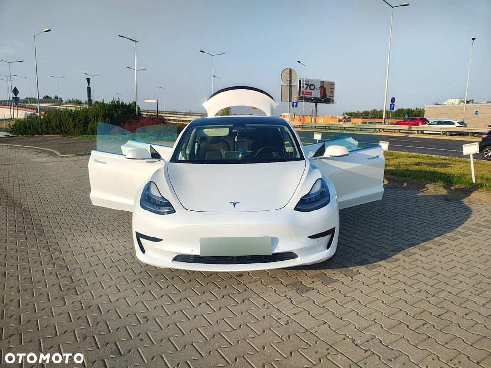 Tesla Model 3 Standard Reichweite Plus Hinterradantrieb - 9
