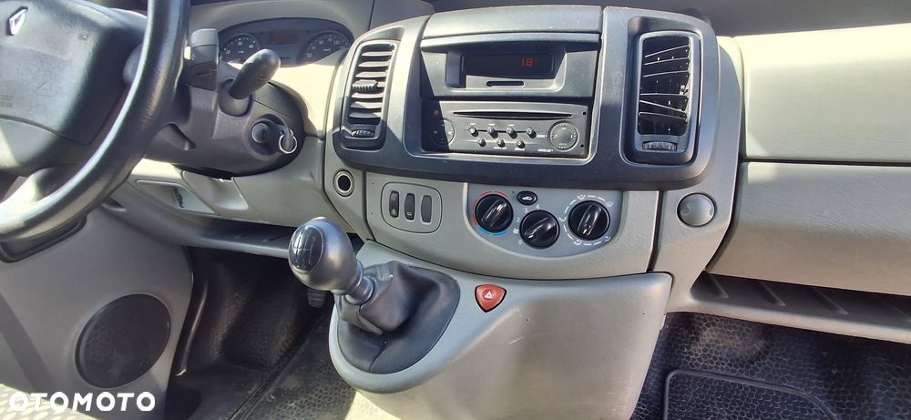Renault Trafic - 12