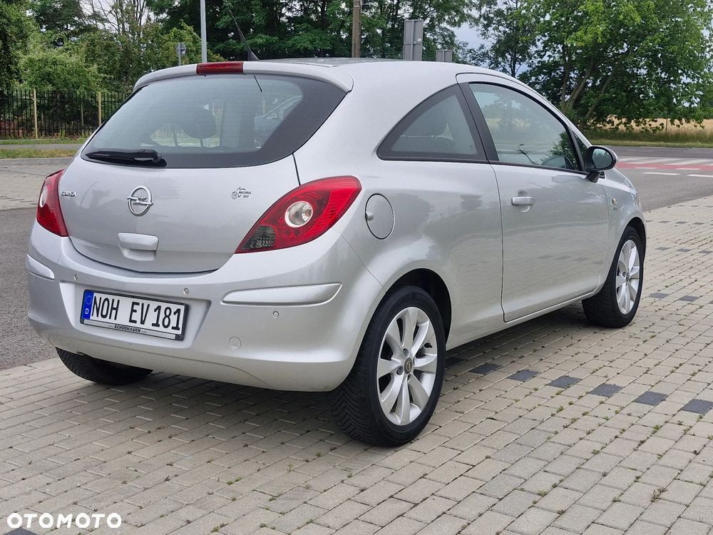 Opel Corsa 1.4 16V Innovation - 27