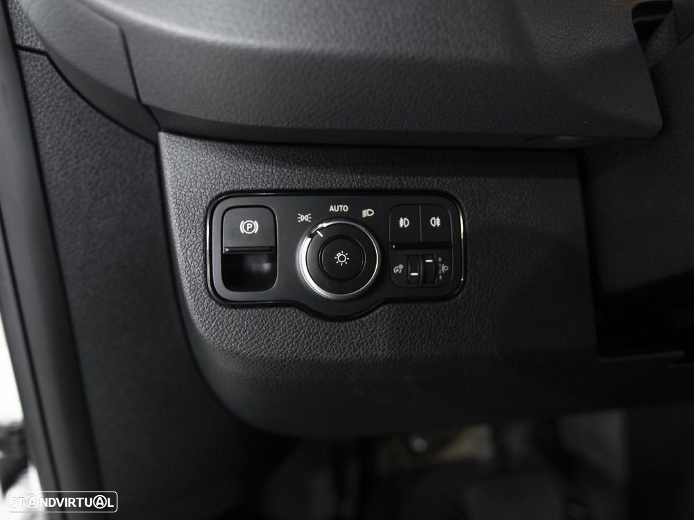 Mercedes-Benz E-SPRINTER - 14