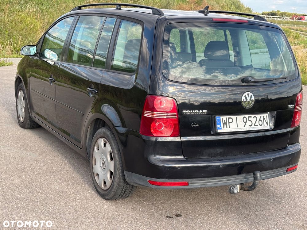Volkswagen Touran - 13
