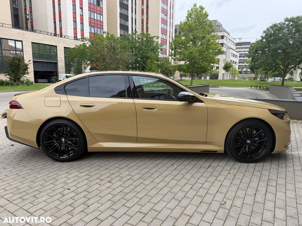 BMW M5 M550i xDrive AT - 2