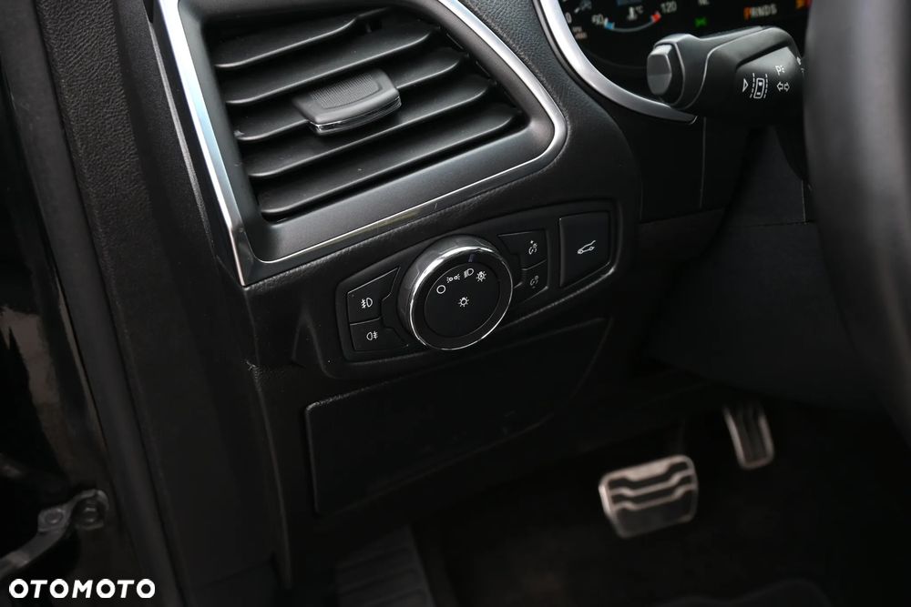 Ford Edge 2.0 TDCi Bi-Turbo 4x4 ST-LINE - 38