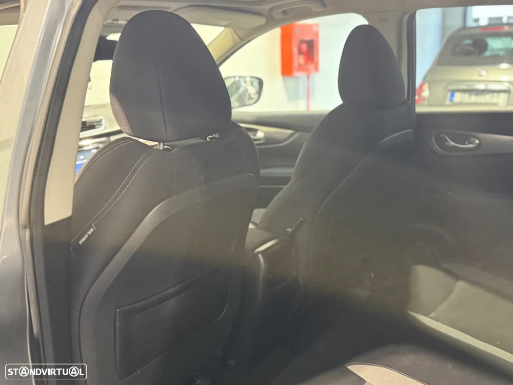 Nissan Qashqai 1.5 dCi N-Connecta - 27