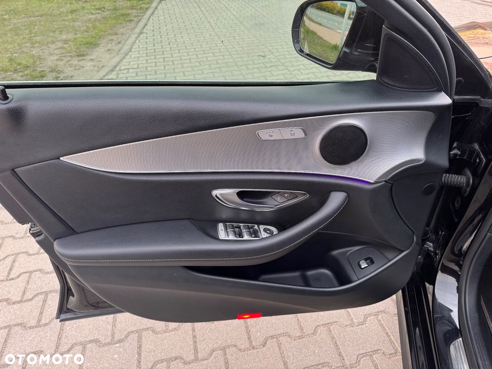 Mercedes-Benz Klasa E - 23