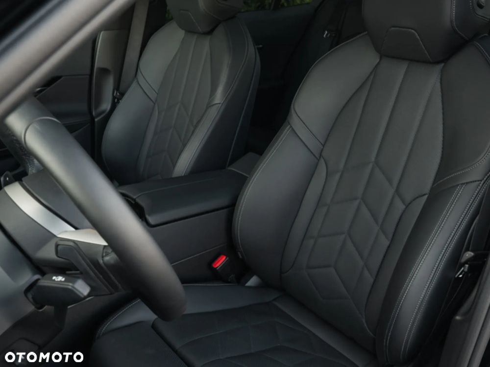 BMW Seria 5 540d xDrive mHEV - 6