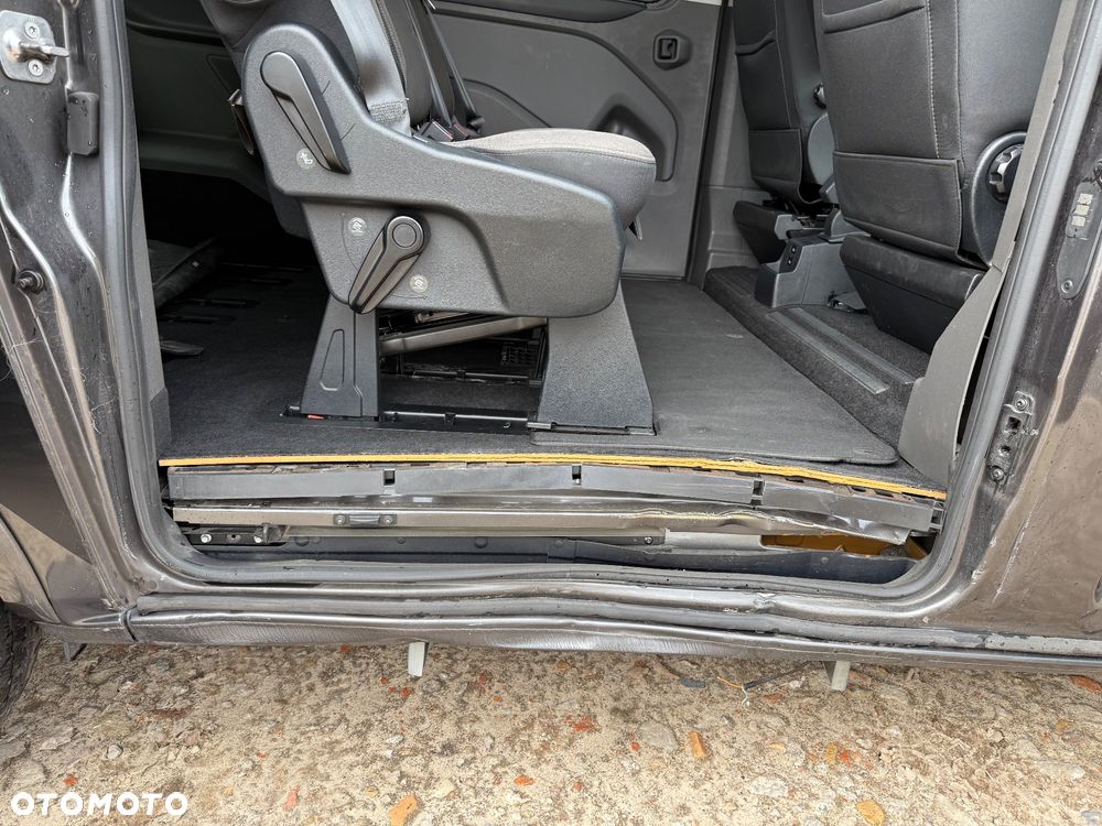 Ford Tourneo Custom 320 L1H1 VA Autm Titanium - 29