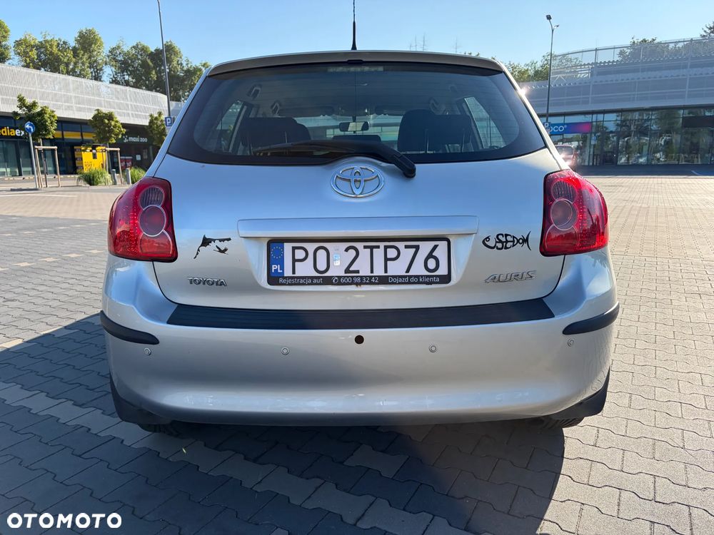 Toyota Auris 1.6 VVT-i Executive - 9