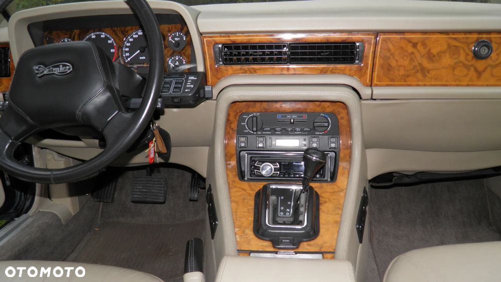 Jaguar Daimler 4.0i - 23