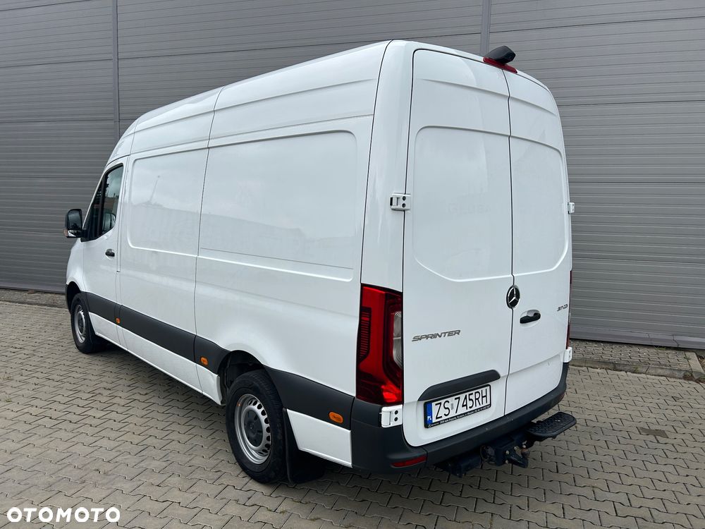Mercedes-Benz Sprinter - 23