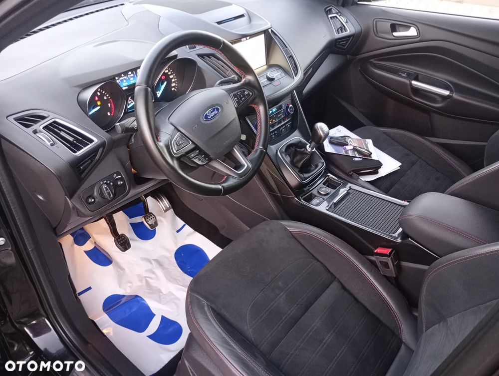 Ford Kuga 1.5 EcoBoost 2x4 ST-Line - 12