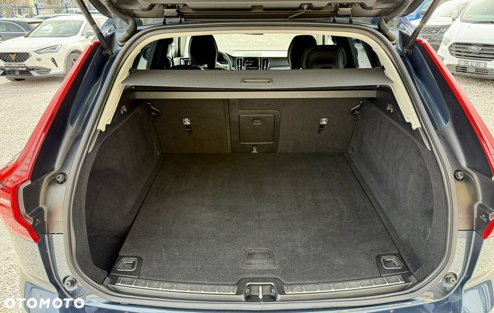 Volvo XC 60 D4 AWD Momentum Pro - 35