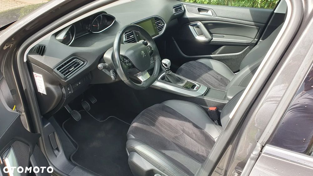 Peugeot 308 1.2 PureTech GPF Allure Pack S&S - 15