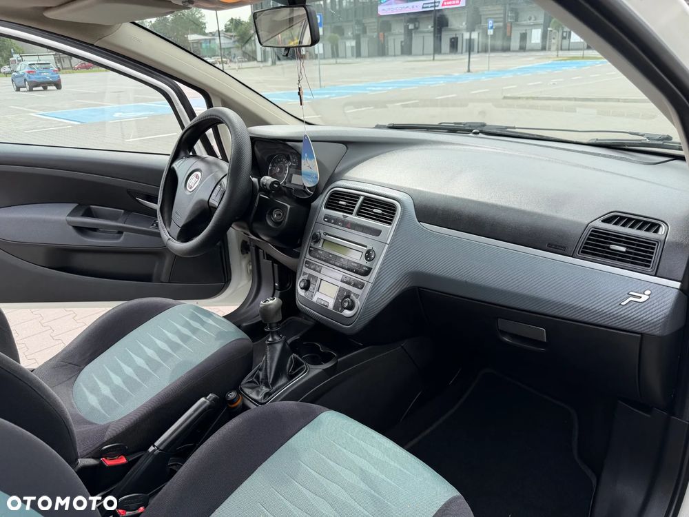 Fiat Grande Punto - 12