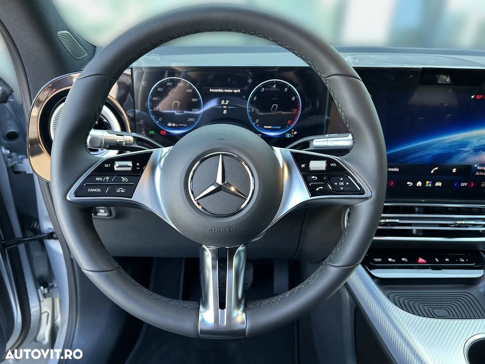 Mercedes-Benz GLB 220 4MATIC - 11