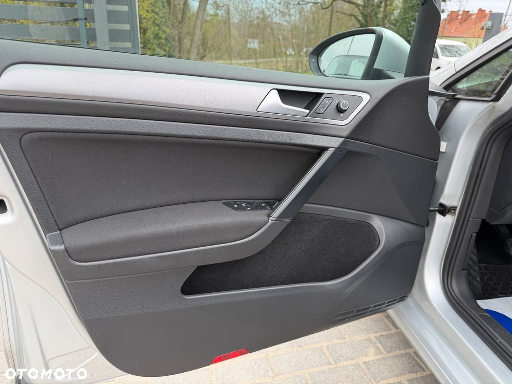 Volkswagen Golf 1.6 TDI BMT Comfortline - 17