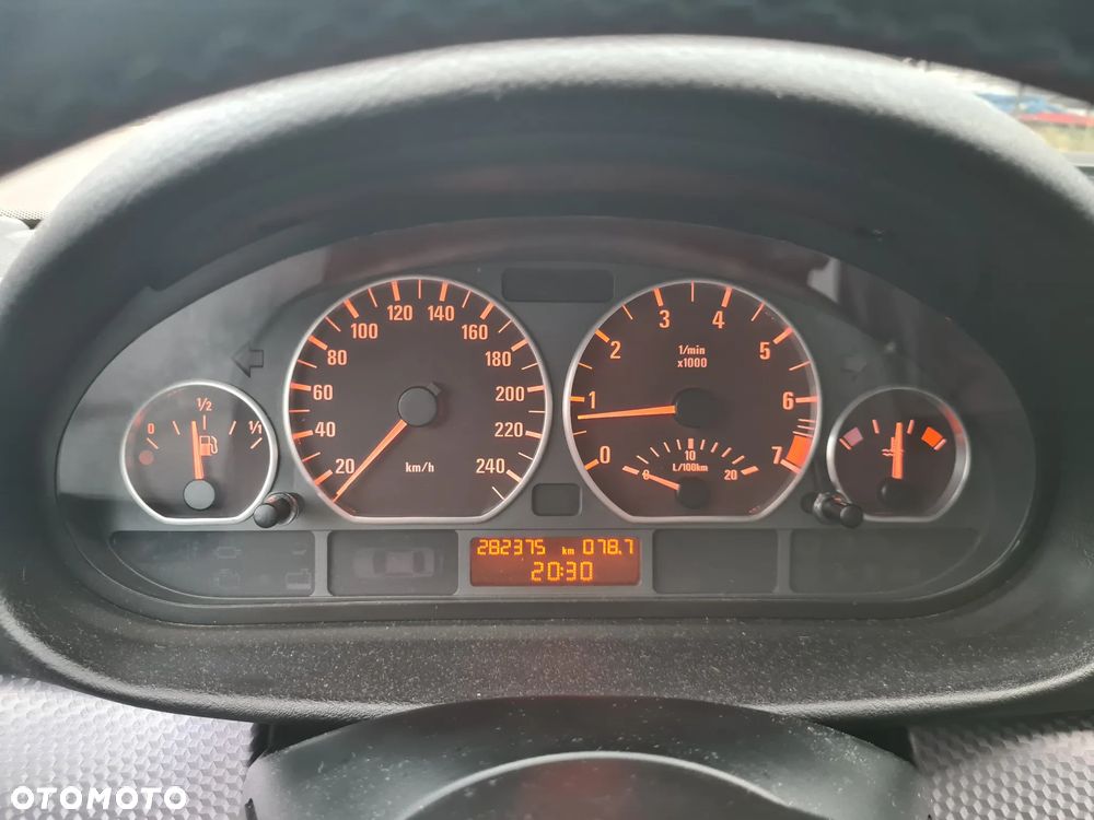 BMW Seria 3 318i - 15