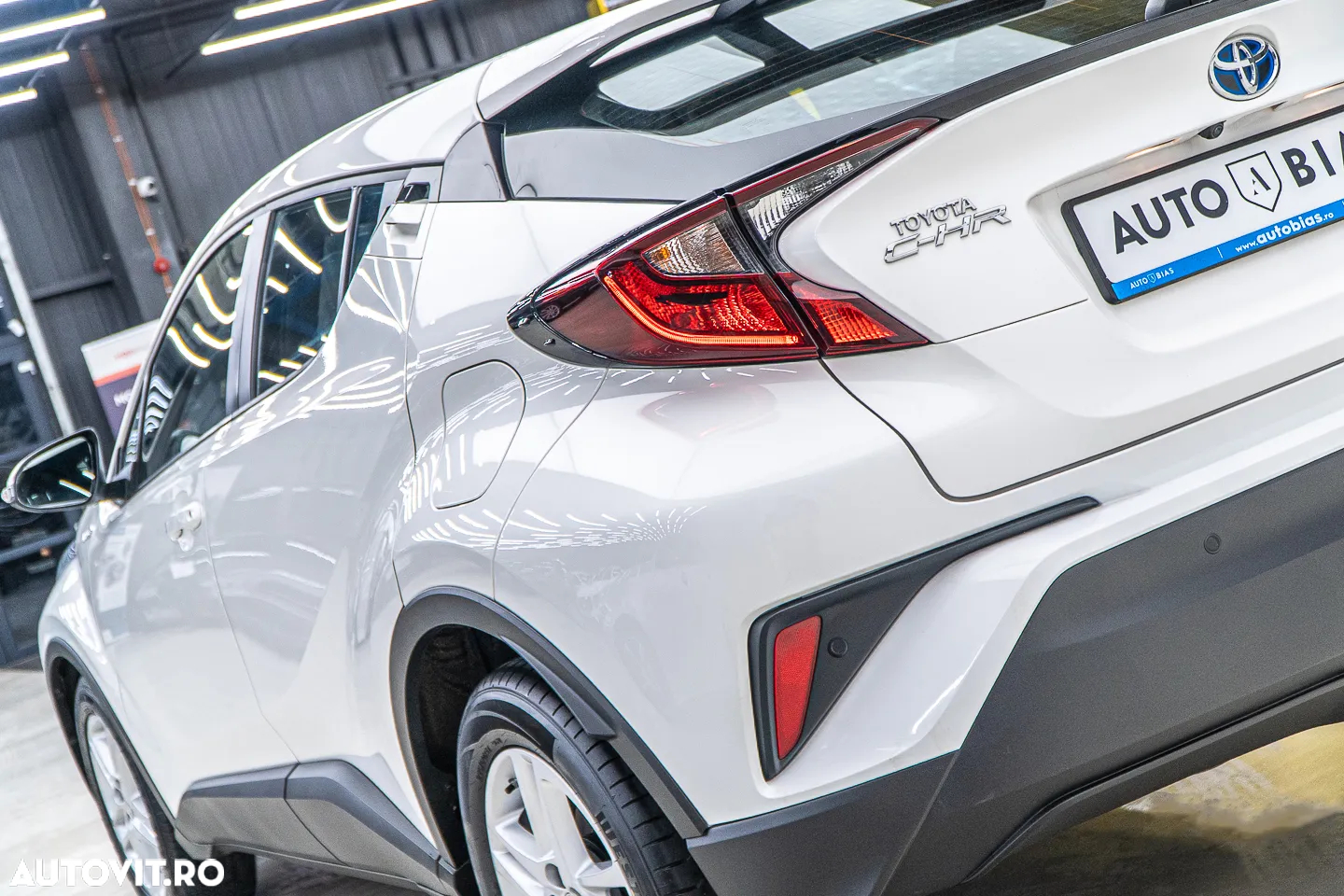 Toyota C-HR 1.8 HSD 122 CP 4x2 CVT Cult - 32