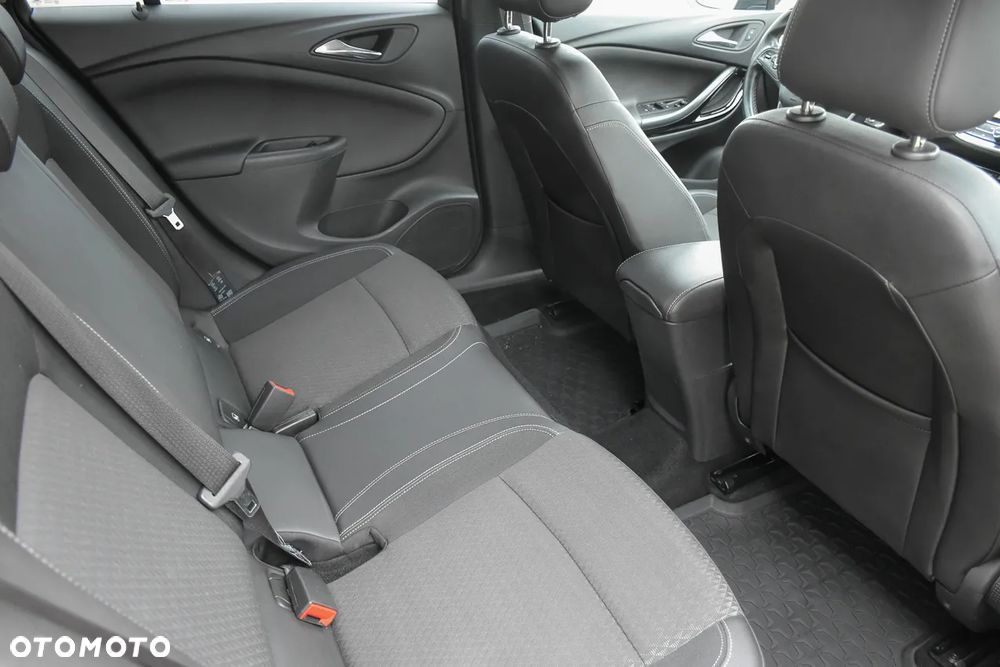 Opel Astra 1.6 D (CDTI) Start/Stop Dynamic - 33