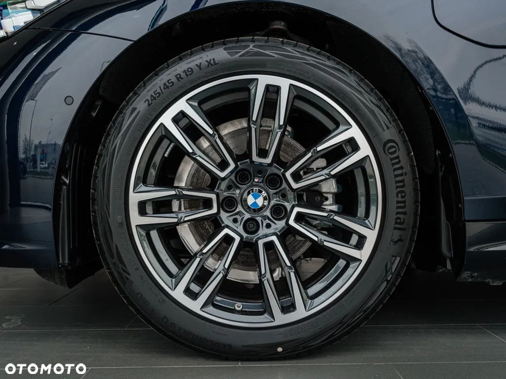 BMW Seria 5 530e xDrive PHEV M Sport - 5