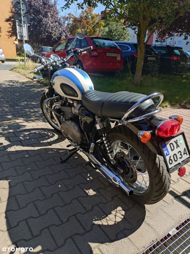 Triumph Bonneville - 3