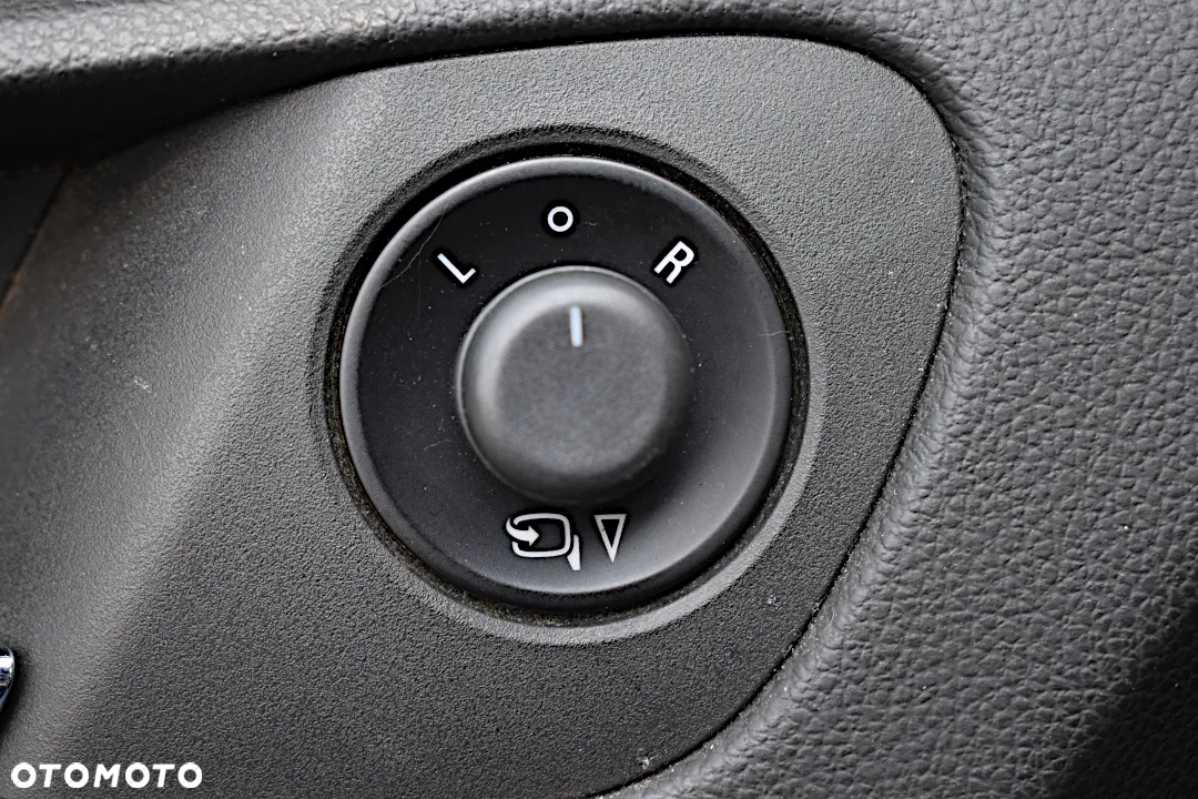 Opel Insignia - 25
