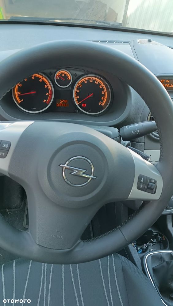 Opel Corsa - 8
