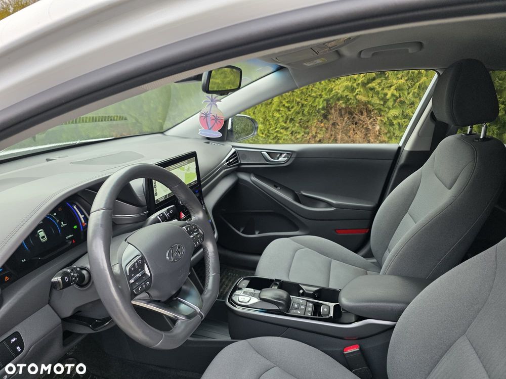 Hyundai IONIQ - 14