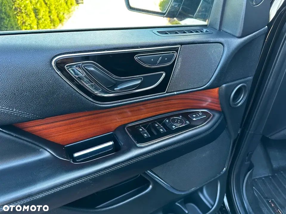 Lincoln Navigator - 20