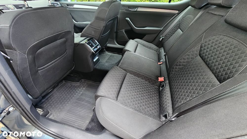 Skoda Superb 1.8 TSI Ambition DSG - 14
