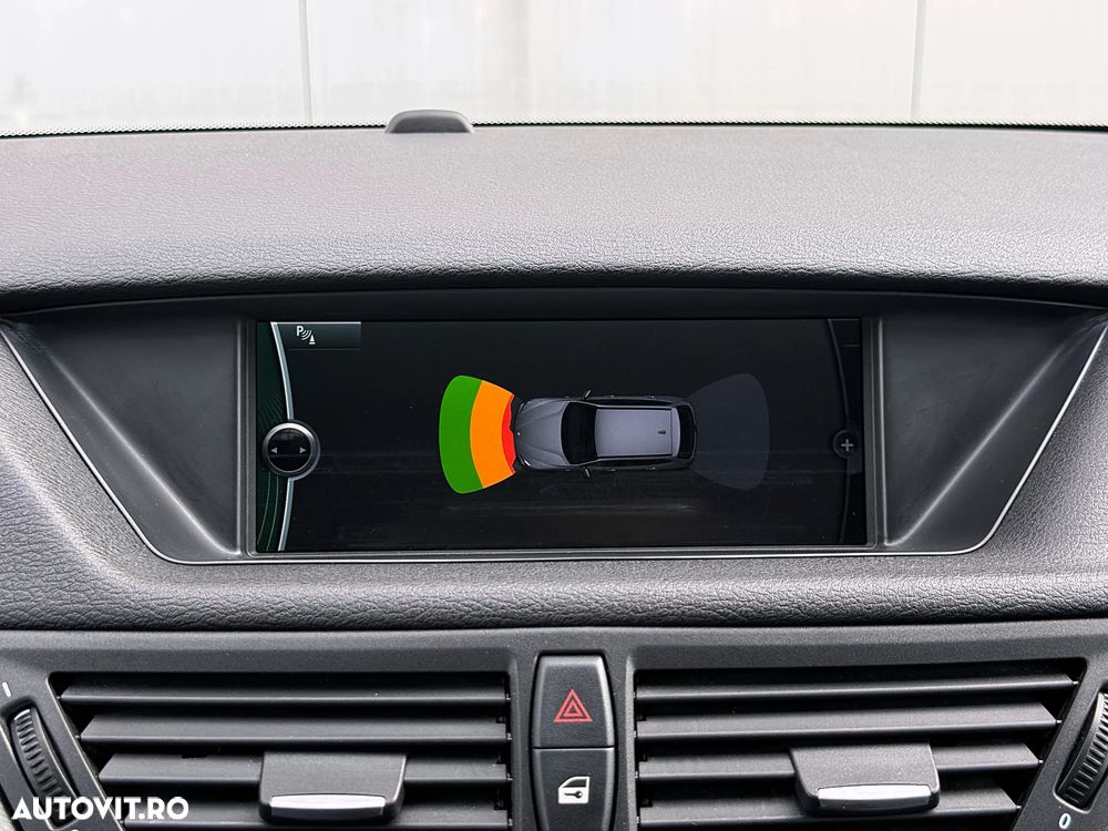 BMW X1 xDrive18d - 12