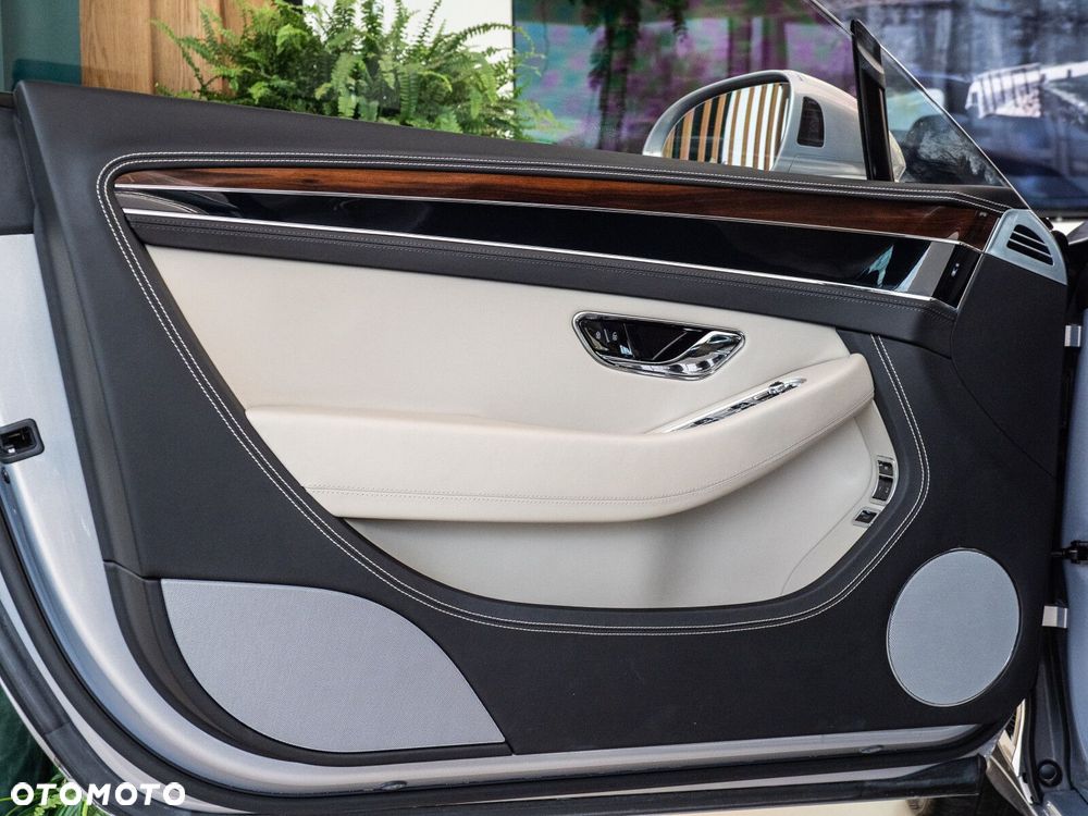 Bentley Continental GT - 10