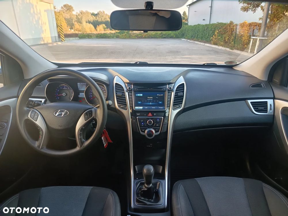 Hyundai i30 blue 1.4 Style - 16