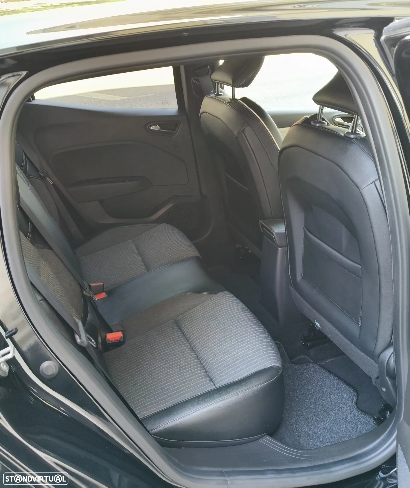 Renault Clio 1.0 TCe Techno Bi-Fuel - 24