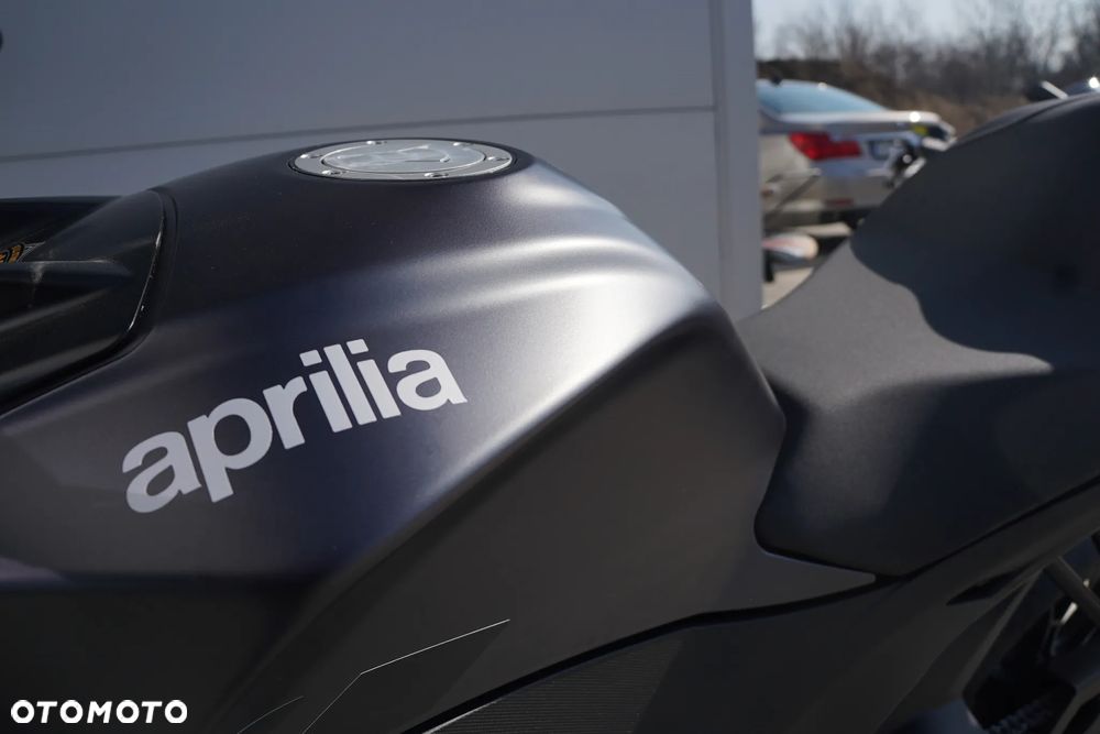 Aprilia Tuono - 15